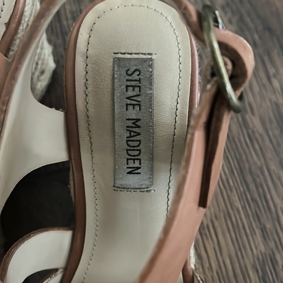 Steve Madden Wavi Wedge Sandals in Cognac - Picture 4 of 8